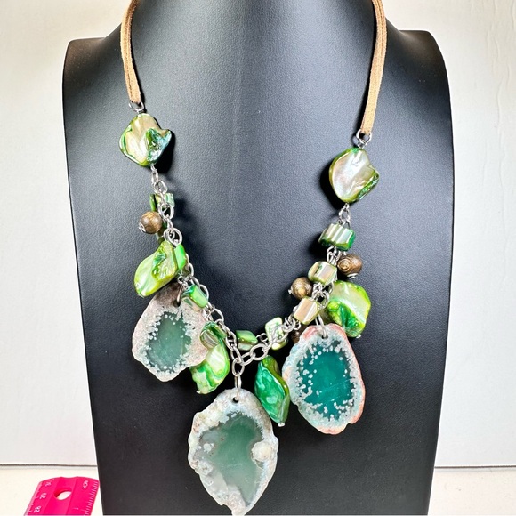 Green shell & stone statement necklace - Picture 1 of 5